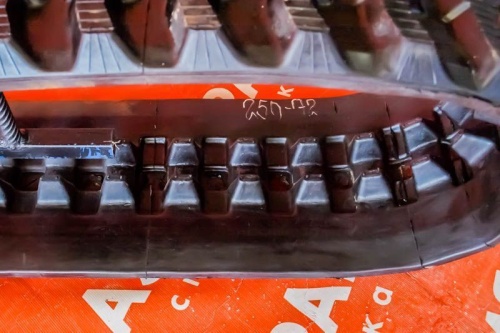 Резиновая гусеница 250x72x57 фото 3 Резиновая гусеница 250x72x57 фото 3