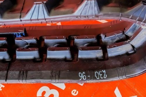 Резиновая гусеница 230x96x30 фото 3 Резиновая гусеница 230x96x30 фото 3